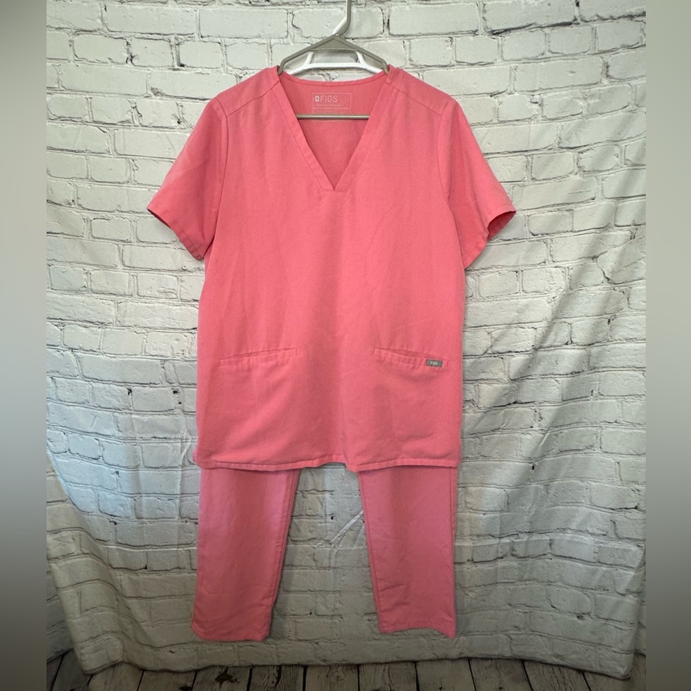 Figs Scrubs Set, Coral, Size Large